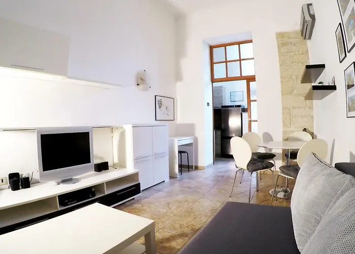 Kyra Apartman Póla